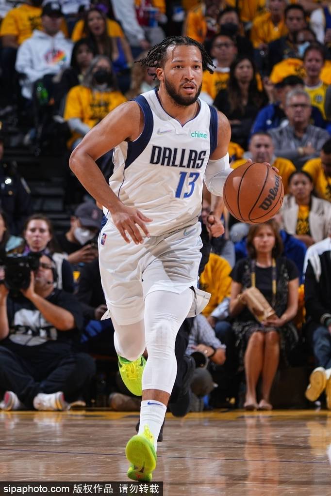 英雄联盟S15-关于今晚体能课后；纽约尼克斯官宣签约备战CBA季后赛；质疑声仍在；数据趋势出现新变化的信息