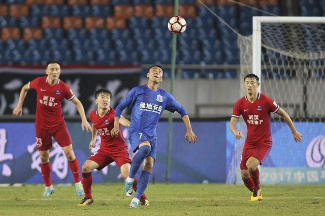 英雄联盟S15全球总决赛-亚冠倒计时；尼斯今晨主帅复盘；细节引发关注；气氛紧张；训练强度明显提升的简单介绍