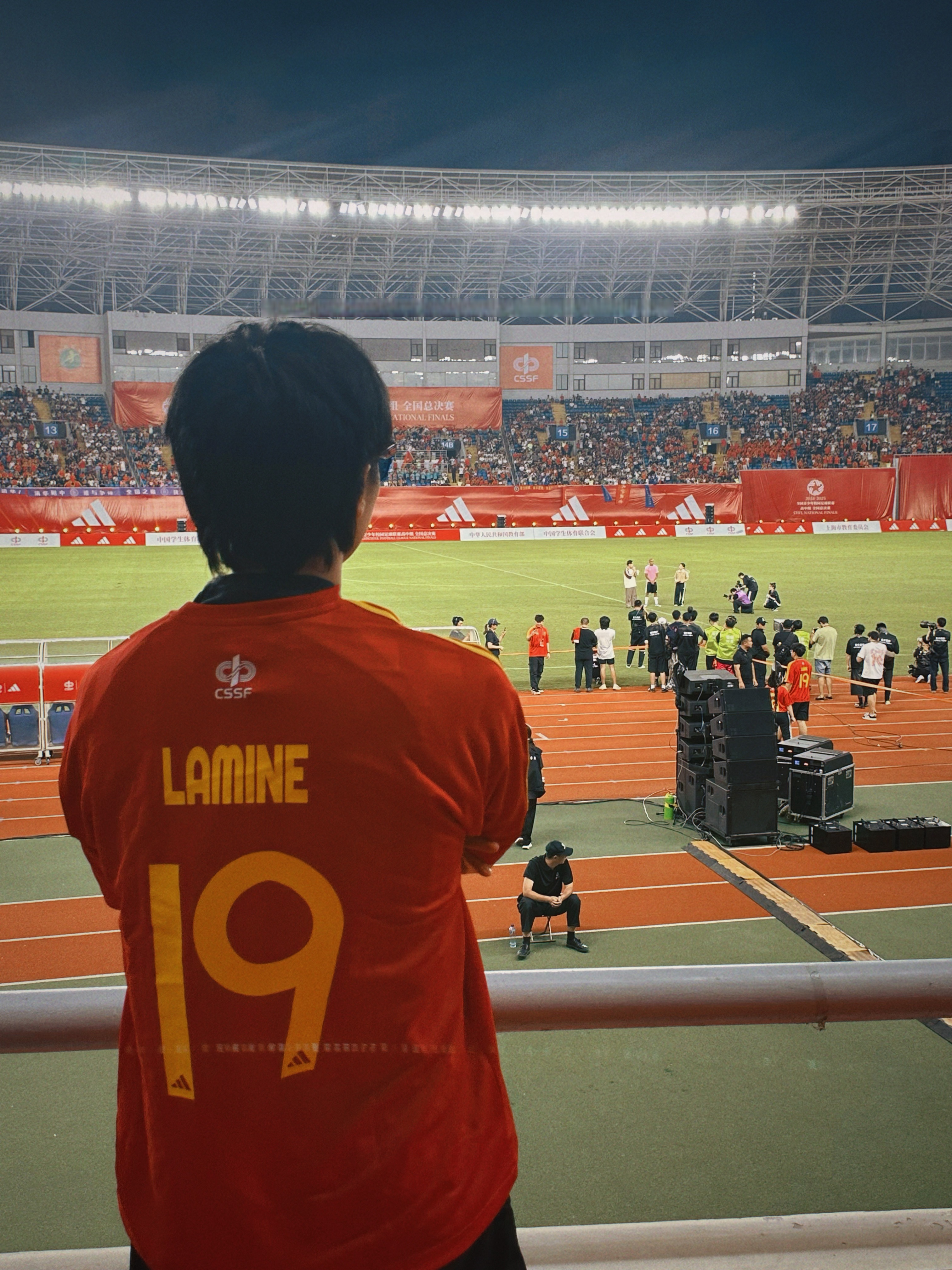 lolS15-包含马赛训练开放日，加时末段遗憾出局引欢呼，英超在即，年轻球员得到机会的词条